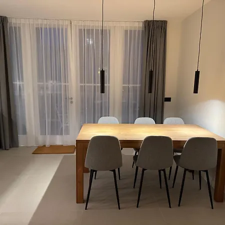 Casa Del Cisne 4 *